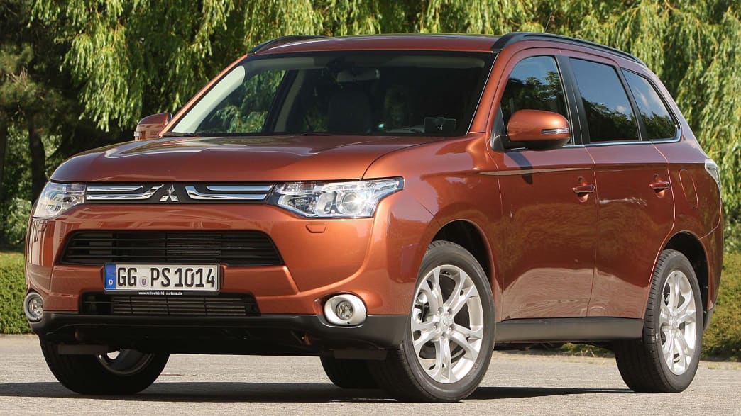 Mitsubishi Outlander 2.2 DI-D ClearTec Invite 2WD (10/12 - 09/14) 2 Mitsubishi Outlander 2.2 DI-D ClearTec Invite 2WD (10/12 - 09/14) 2