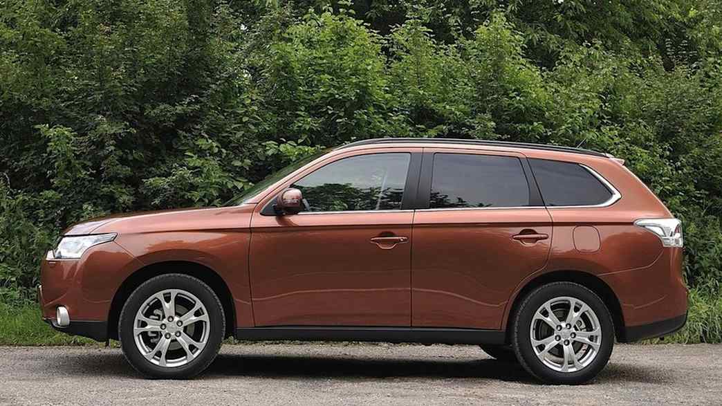 Mitsubishi Outlander 2.2 DI-D ClearTec Invite 2WD (10/12 - 09/14) 3 Mitsubishi Outlander 2.2 DI-D ClearTec Invite 2WD (10/12 - 09/14) 3