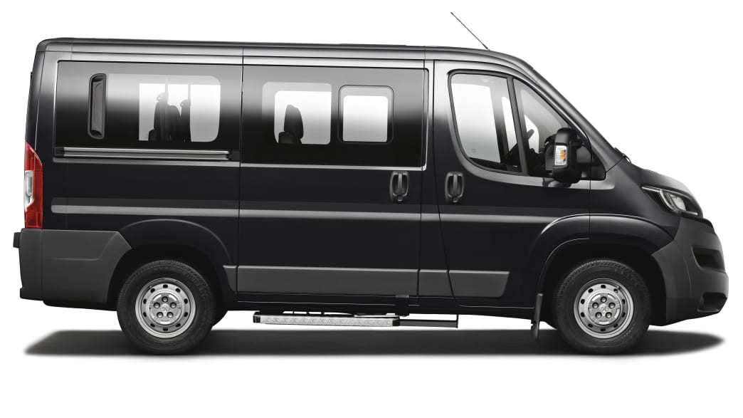 Peugeot Boxer Kombi L1H1 330 2.2 BlueHDi 165 Allure (9-Sitzer) (06/20 - 12/19) 2 Peugeot Boxer Kombi L1H1 330 2.2 BlueHDi 165 Allure (9-Sitzer) (06/20 - 12/19) 2