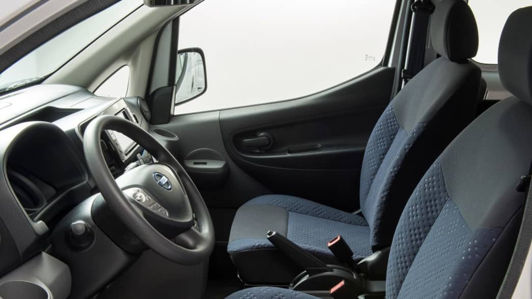Nissan e-NV200 Kombi (24 kWh) Premium (zzgl. Batteriemiete) (07/14 - 03/18) 5 Nissan e-NV200 Kombi (24 kWh) Premium (zzgl. Batteriemiete) (07/14 - 03/18) 5