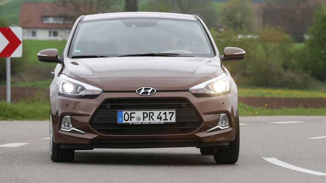 Hyundai i20 Coupe 1.4 CRDi Style (05/15 - 06/18) 1 Hyundai i20 Coupe 1.4 CRDi Style (05/15 - 06/18) 1