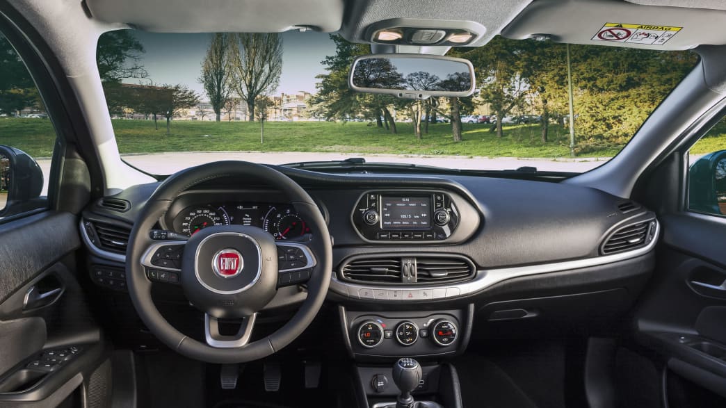 Fiat Tipo 1.6 Multijet Lounge (02/16 - 08/18) 5 Fiat Tipo 1.6 Multijet Lounge (02/16 - 08/18) 5