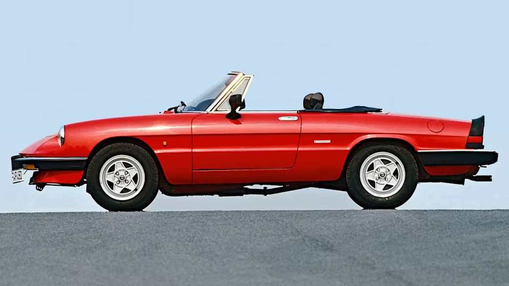 Alfa Romeo 2.0 Spider – Fahrzeugansicht 3