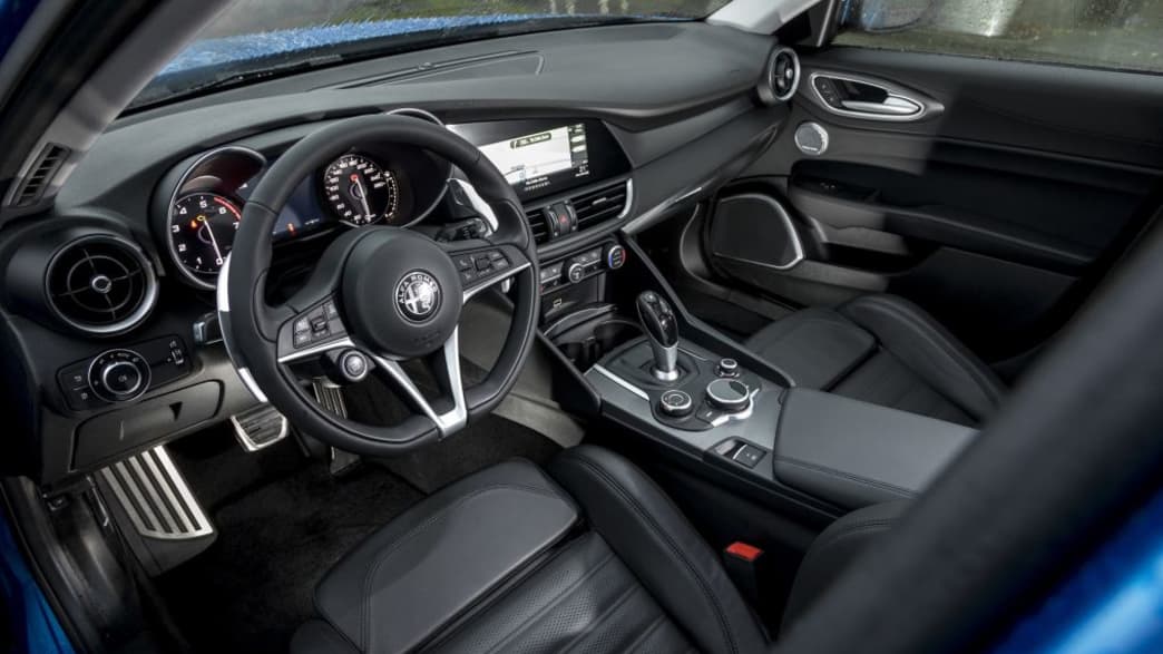Alfa Romeo Giulia 2.2 Diesel Super AT8 (03/20 - 11/20) 5 Alfa Romeo Giulia 2.2 Diesel Super AT8 (03/20 - 11/20) 5