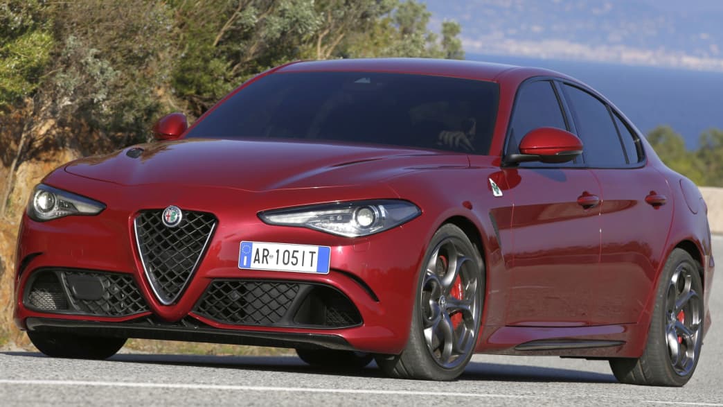 Alfa Romeo Giulia Quadrifoglio OPF AT8 (07/19 - 11/20) 2 Alfa Romeo Giulia Quadrifoglio OPF AT8 (07/19 - 11/20) 2
