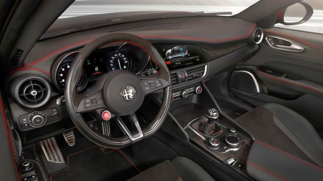 Alfa Romeo Giulia Quadrifoglio OPF AT8 (07/19 - 11/20) 5 Alfa Romeo Giulia Quadrifoglio OPF AT8 (07/19 - 11/20) 5
