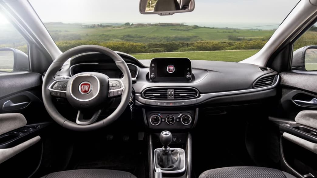 Fiat Tipo 1.6 MultiJet Start&Stopp Lounge DCT (05/19 - 11/20) 5 Fiat Tipo 1.6 MultiJet Start&Stopp Lounge DCT (05/19 - 11/20) 5