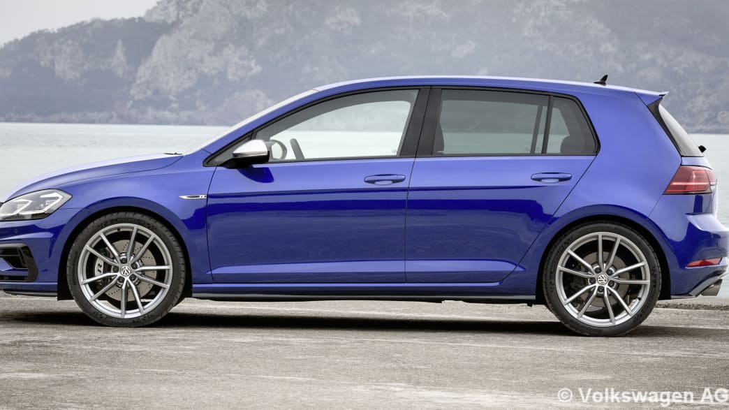 VW Golf R DSG (7-Gang) (03/17 - 08/18) 3 VW Golf R DSG (7-Gang) (03/17 - 08/18) 3