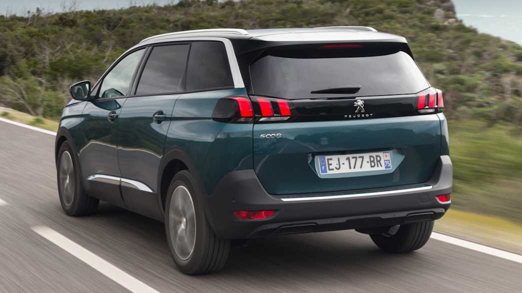 Peugeot 5008 2.0 BlueHDi 150 Allure (03/17 - 02/18) 4 Peugeot 5008 2.0 BlueHDi 150 Allure (03/17 - 02/18) 4