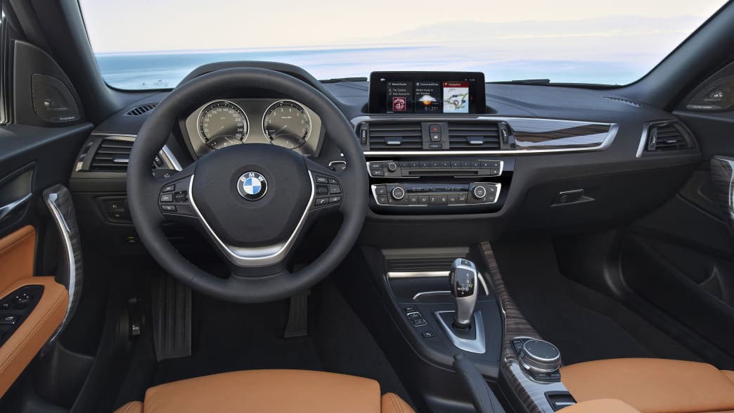 BMW 225d Cabrio Sport Line Steptronic Sport (03/18 - 06/19) 5 BMW 225d Cabrio Sport Line Steptronic Sport (03/18 - 06/19) 5