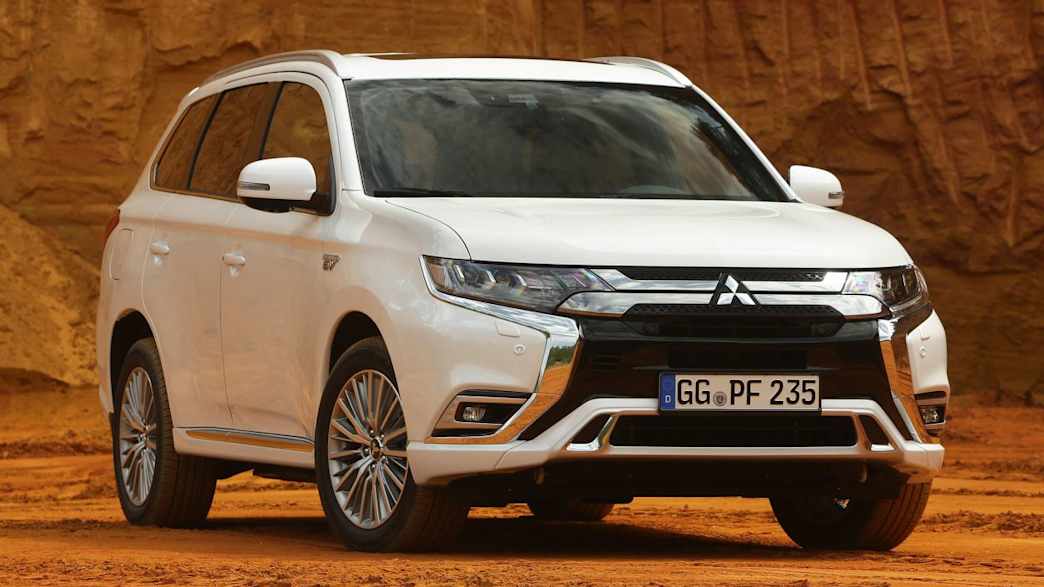 Mitsubishi Outlander 2.4 Plug-In Hybrid Top 4WD (09/18 - 09/19) 1 Mitsubishi Outlander 2.4 Plug-In Hybrid Top 4WD (09/18 - 09/19) 1