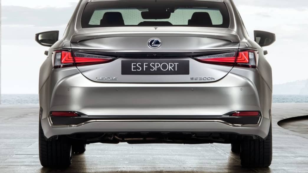Lexus ES 300h Executive Automatik (03/19 - 11/19) 4 Lexus ES 300h Executive Automatik (03/19 - 11/19) 4