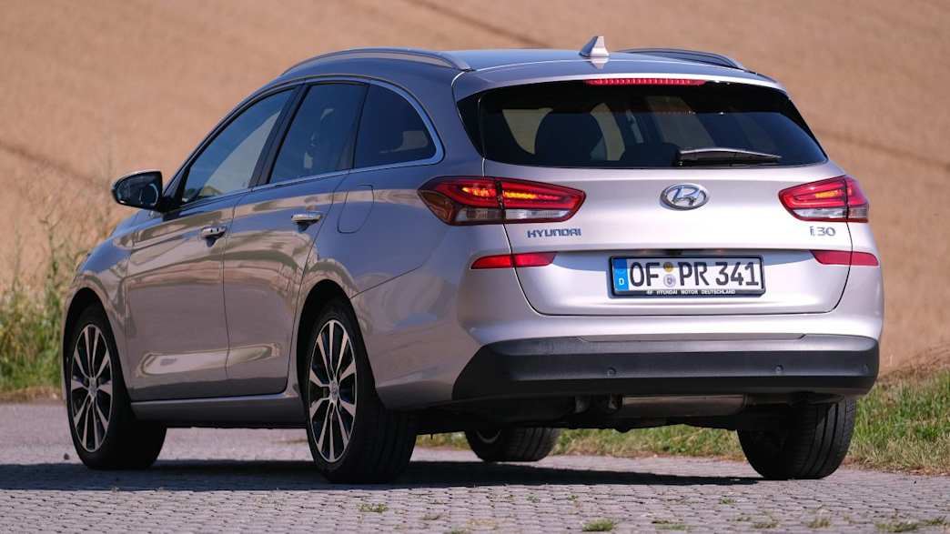 Hyundai i30 Kombi 1.4 T-GDI YES! (02/19 - 04/19) 4 Hyundai i30 Kombi 1.4 T-GDI YES! (02/19 - 04/19) 4