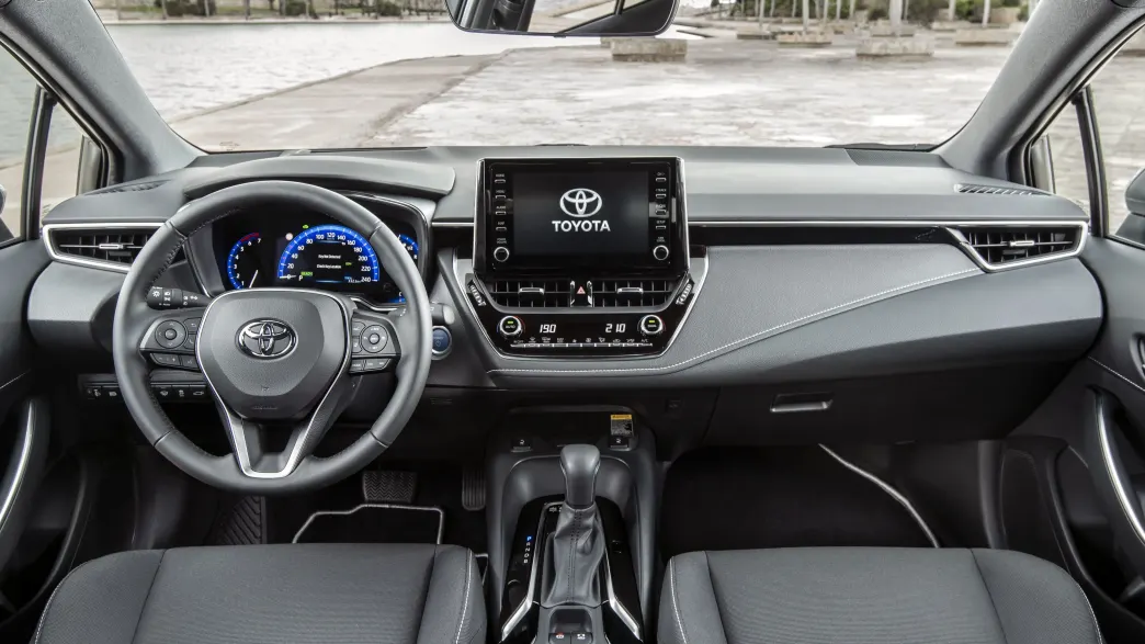 Toyota Corolla Touring Sports 2.0 Hybrid Club (04/19 - 10/19): Technische  Daten, Bilder, Preise