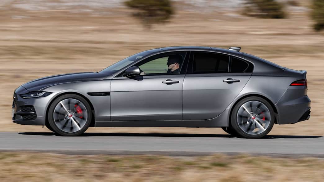 Jaguar XE P250 HSE Automatik (01/21 - 04/22) 3 Jaguar XE P250 HSE Automatik (01/21 - 04/22) 3