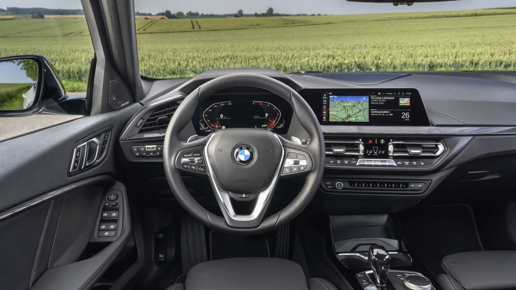 BMW 118i Advantage (ab 11/20): Technische Daten, Bilder, Preise | ADAC