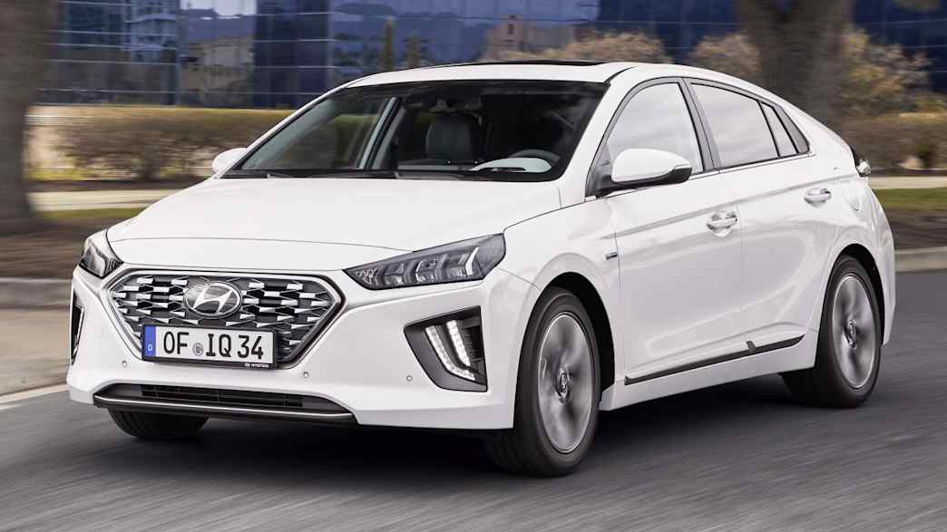 Hyundai IONIQ PlugIn-Hybrid Premium (09/19 - 06/20) 1 Hyundai IONIQ PlugIn-Hybrid Premium (09/19 - 06/20) 1