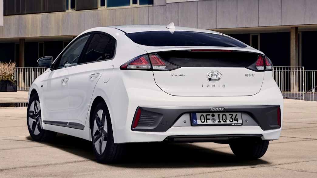 Hyundai IONIQ PlugIn-Hybrid Premium (09/19 - 06/20) 2 Hyundai IONIQ PlugIn-Hybrid Premium (09/19 - 06/20) 2