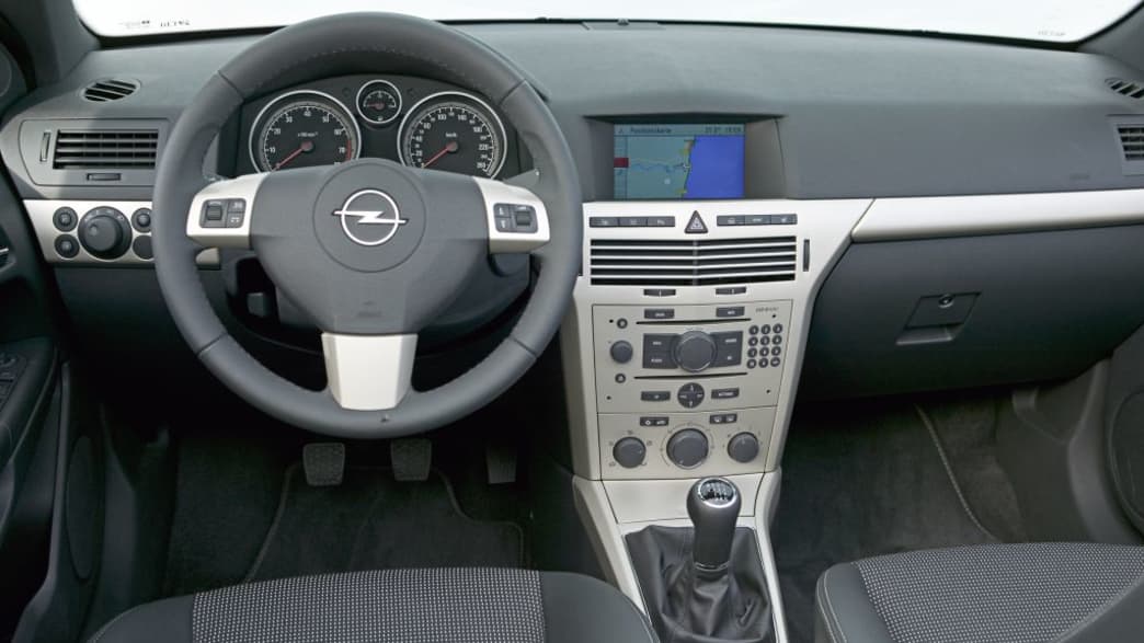Opel Astra Twintop 1.6 Twinport Cosmo (05/06 - 02/07) 3 Opel Astra Twintop 1.6 Twinport Cosmo (05/06 - 02/07) 3