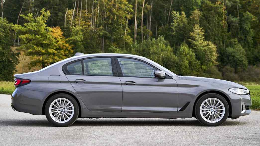 BMW 530i M Sportpaket xDrive Steptronic (ab 07/20) 3 BMW 530i M Sportpaket xDrive Steptronic (ab 07/20) 3