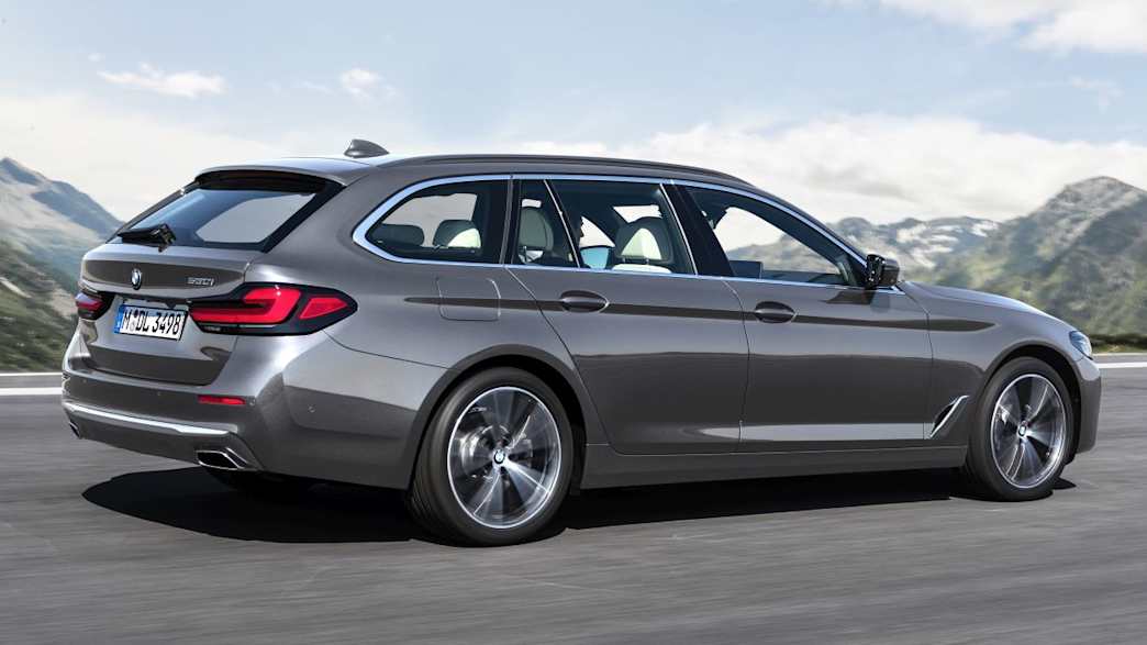 BMW 530i Touring Luxury Line Steptronic (ab 07/20) 3 BMW 530i Touring Luxury Line Steptronic (ab 07/20) 3