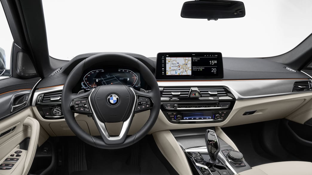 BMW 530i Touring Luxury Line Steptronic (ab 07/20) 5 BMW 530i Touring Luxury Line Steptronic (ab 07/20) 5