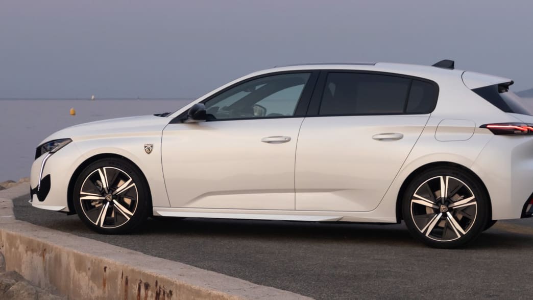 Peugeot 308 1.5 BlueHDi 130 Allure Pack (ab 01/22) 3 Peugeot 308 1.5 BlueHDi 130 Allure Pack (ab 01/22) 3
