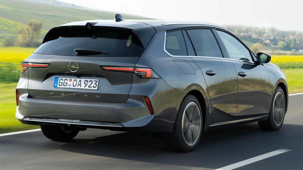 Opel Astra Sports Tourer 1.5 Diesel Business Edition Automatik (03/22 - 05/22) 4 Opel Astra Sports Tourer 1.5 Diesel Business Edition Automatik (03/22 - 05/22) 4