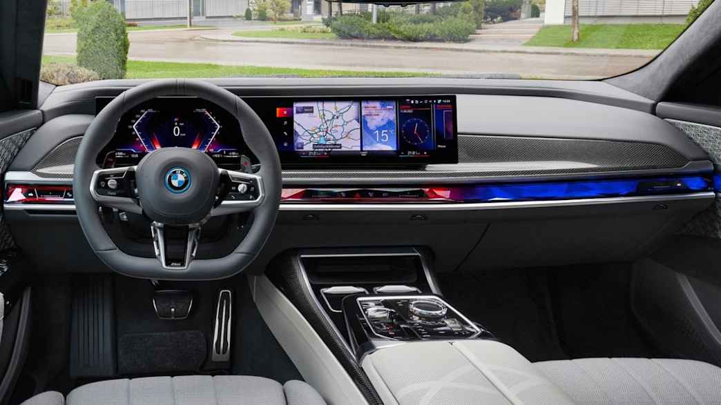 BMW M760e xDrive Steptronic (ab 03/23) 5 BMW M760e xDrive Steptronic (ab 03/23) 5