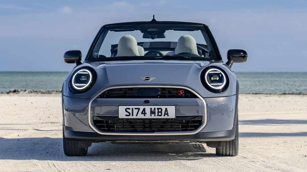 Mini Cooper S 2.0 Cabrio – Fahrzeugansicht 1