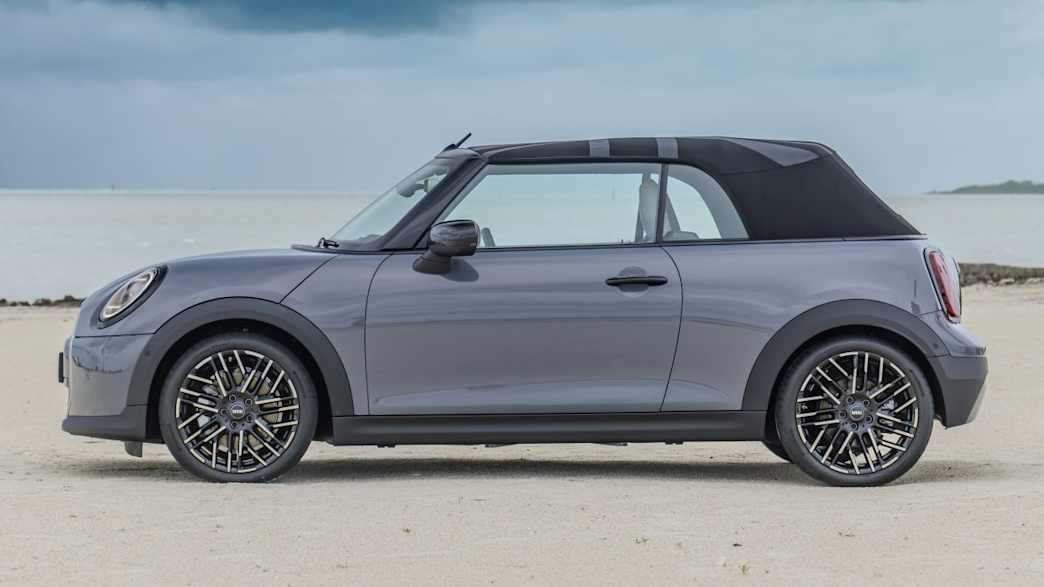Mini Cooper S 2.0 Cabrio – Fahrzeugansicht 3