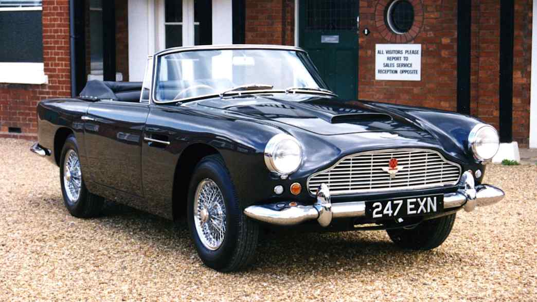 Aston Martin Convertible – 243 PS · Super · Katalog-ID 350603 – Hauptansicht