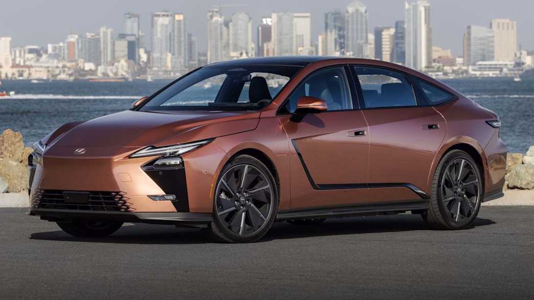 Lexus ES 300h Comfort E-FOUR eCVT – 196 PS · Super · Katalog-ID 351329 – weitere Fahrzeugansicht 2