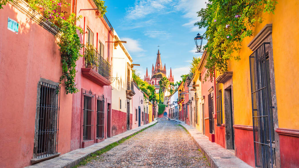 Bunte Fassaden in San Miguel de Allende in Guanajuato, Mexico