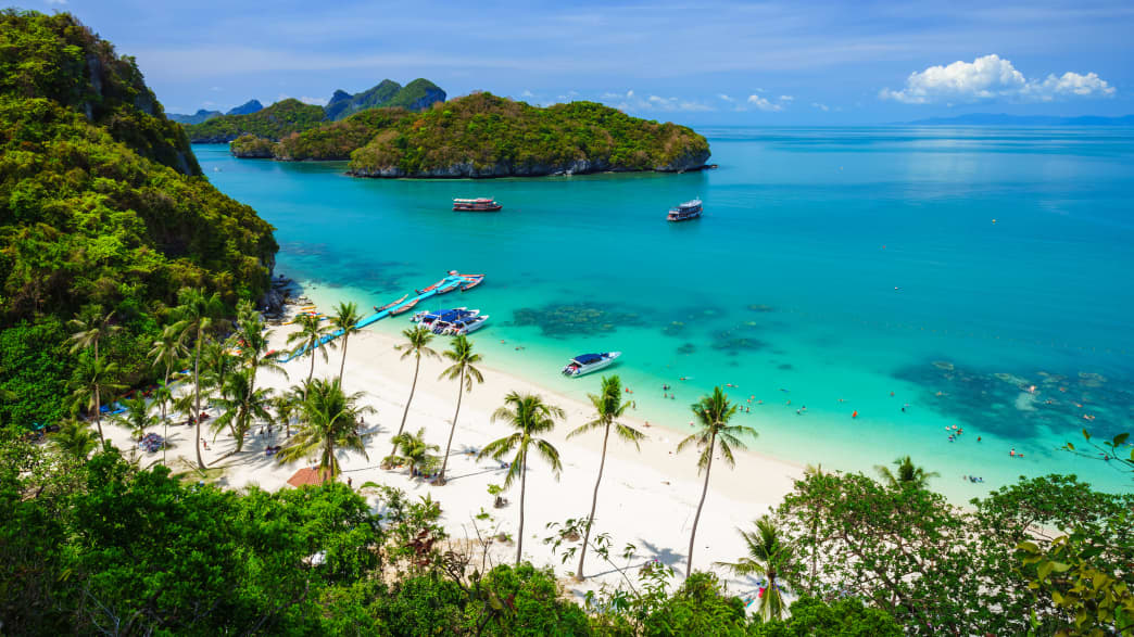 Blick auf einen Strand in Koh Samui