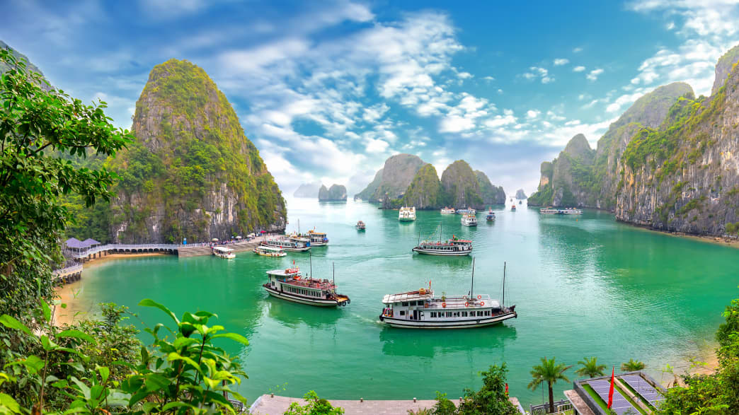 Blick auf die Halong Bucht in Vietnam