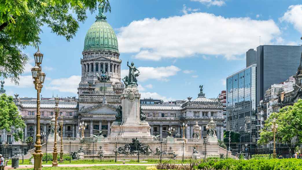Blick auf das historische Gebäude des  Argentinischer Nationalkongress in Buenos Aires