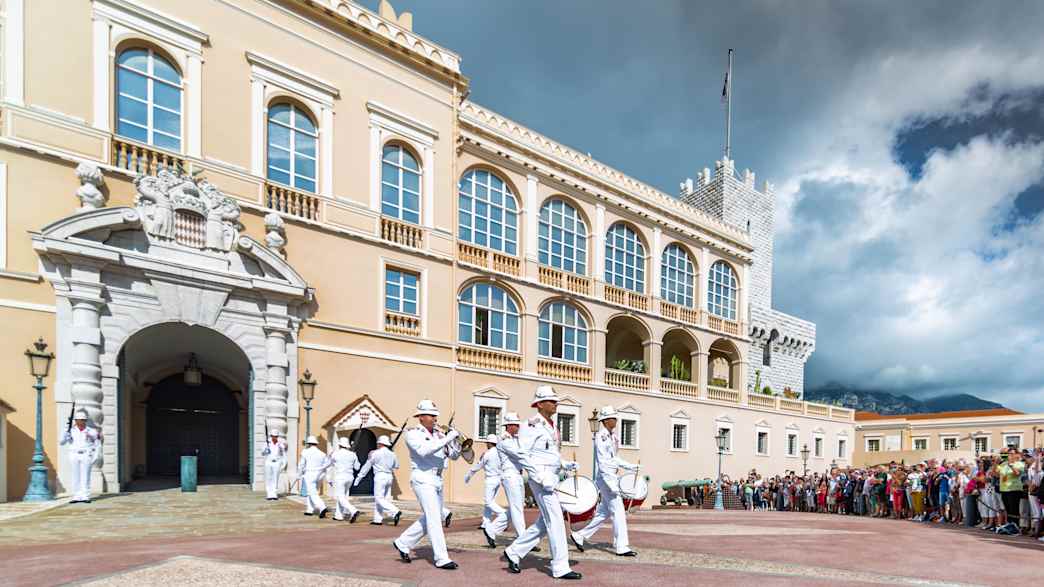 Die Wachablösung vor dem Fürstenpalast in Monaco