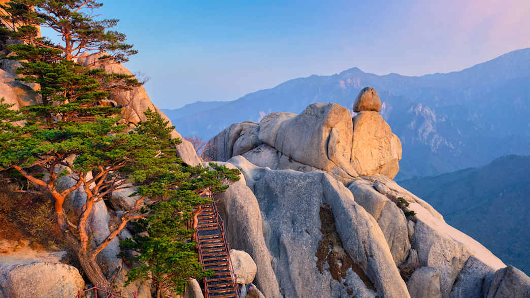 Felsformationen im Seoraksan-Nationalpark bei Sokcho in Südkorea
