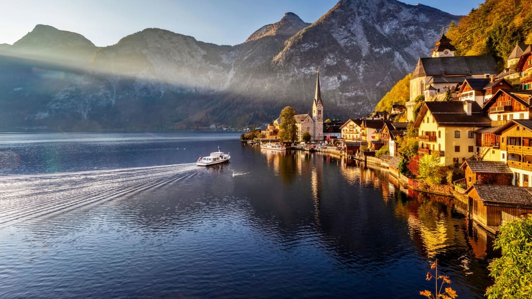 Hallstatt ist eine Marktgemeinde am Westufer des Hallstätter Sees im österreichischen Salzkammergut