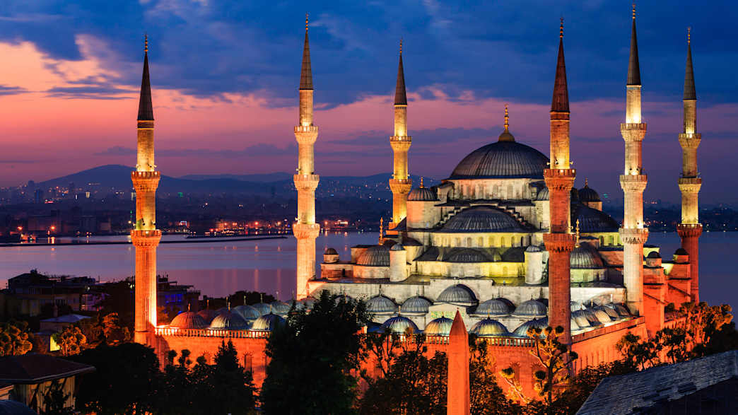 Die Sultan-Ahmed-Moschee in Istanbul bei Nacht