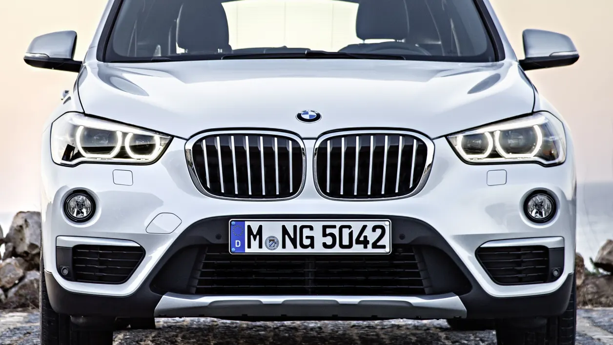 BMW X1 sDrive18i Advantage (11/15 - 06/17): Technische Daten, Bilder,  Preise