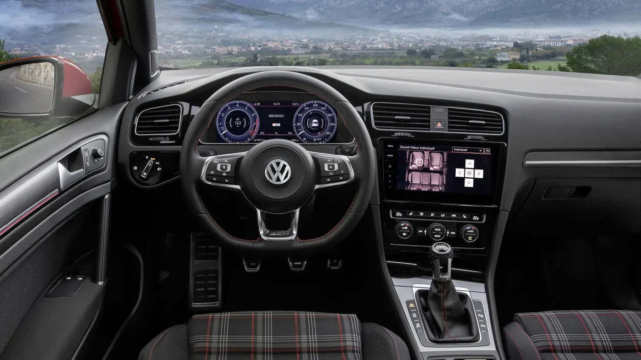 VW Golf Variant R DSG (7-Gang) (03/17 - 08/18): Technische Daten