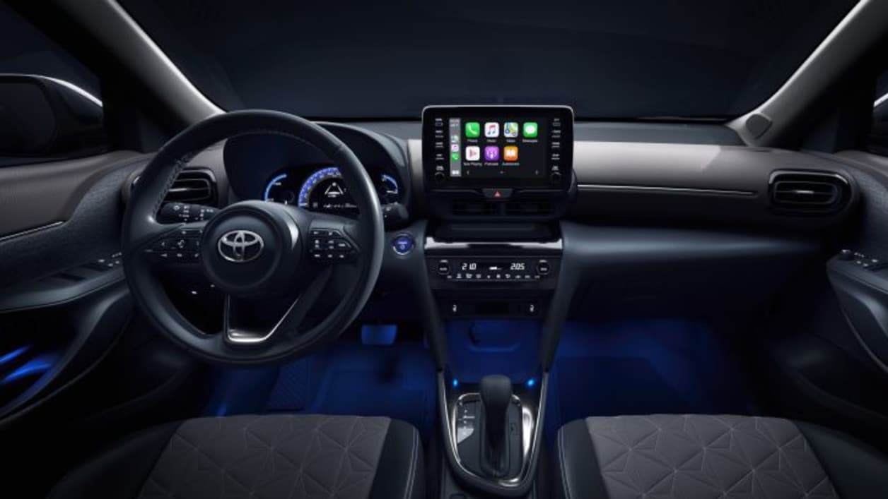 Toyota Yaris Cross 1.5 Hybrid GR SPORT CVT (Bi-Tone-Lackierung) (ab 09/22):  Technische Daten, Bilder, Preise