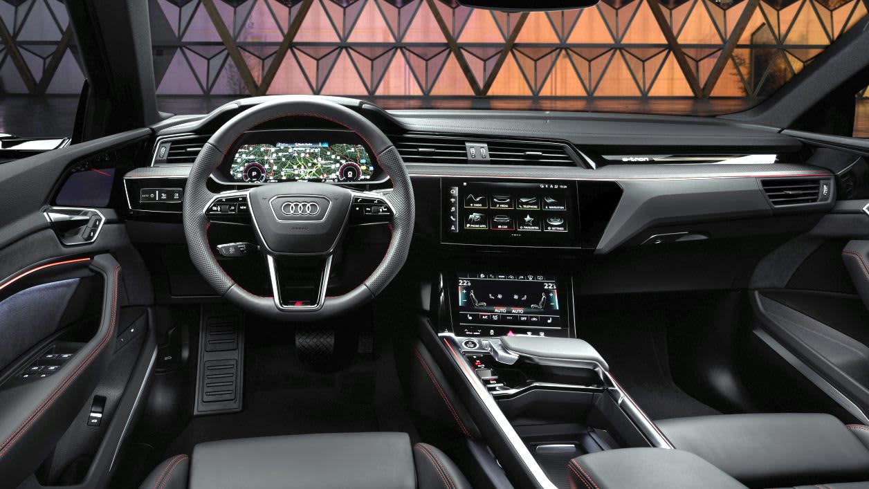 Audi Q8 e-tron Sportback 55 advanced quattro (ab 02/23): Technische Daten,  Bilder, Preise