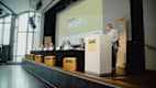 Das Podium mit Vorstand und Geschäftsführung des ADAC Mittelrhein e.V. bei der Mitgliederversammlung in Bingen.