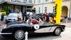Chevrolet Corvette C1, Baujahr 1958: Diese schwarze Corvette steht für den amerikanischen Traum und den Geist der 50er Jahre mit ihrem markanten Design und leistungsstarken Motor.