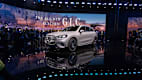 Mit dem vollelektrischen GLC hat Mercedes-Benz gleich den direkten Konkurrenten des BMW iX3 vorgestellt.