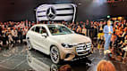 Front und Seitenansicht eines stehenden Mercedes GLC auf der IAA 2025
