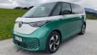 Front und Seitenansicht eines VW ID Buzz